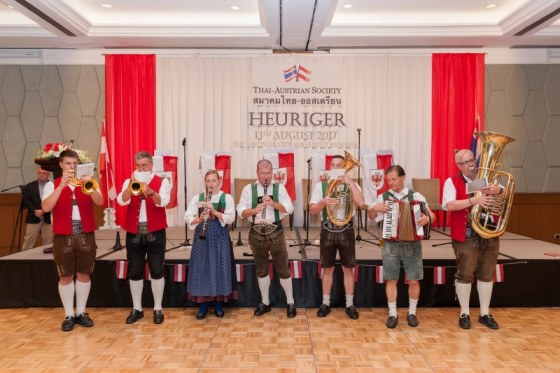 806ae9_6bd6afee60bf49c783aa14124736a636~mv2